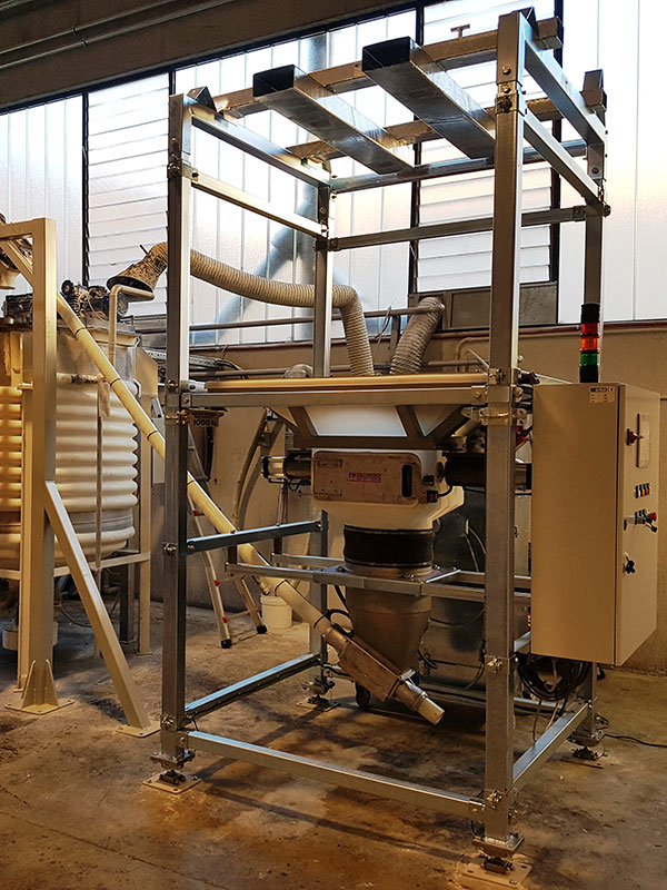 Big Bag-Entleerstation auf Ladezellen mit biegsamer Förderschnecke